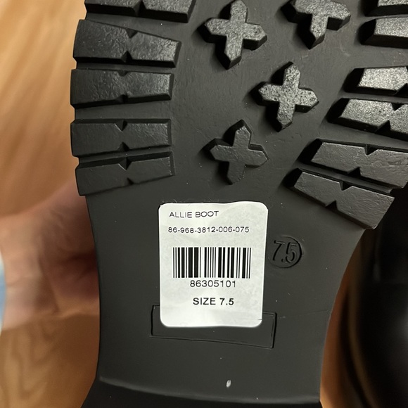 Lug Sole Bootie - Picture 7 of 7